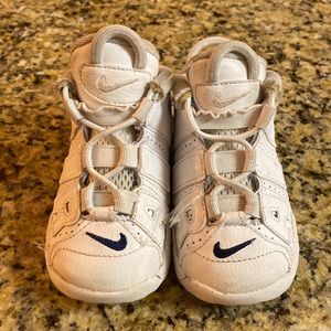 Nike Air toddler tennis shoes